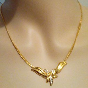 Brand New - Herring Bone Gold Necklace with a Bow Design Pendant
